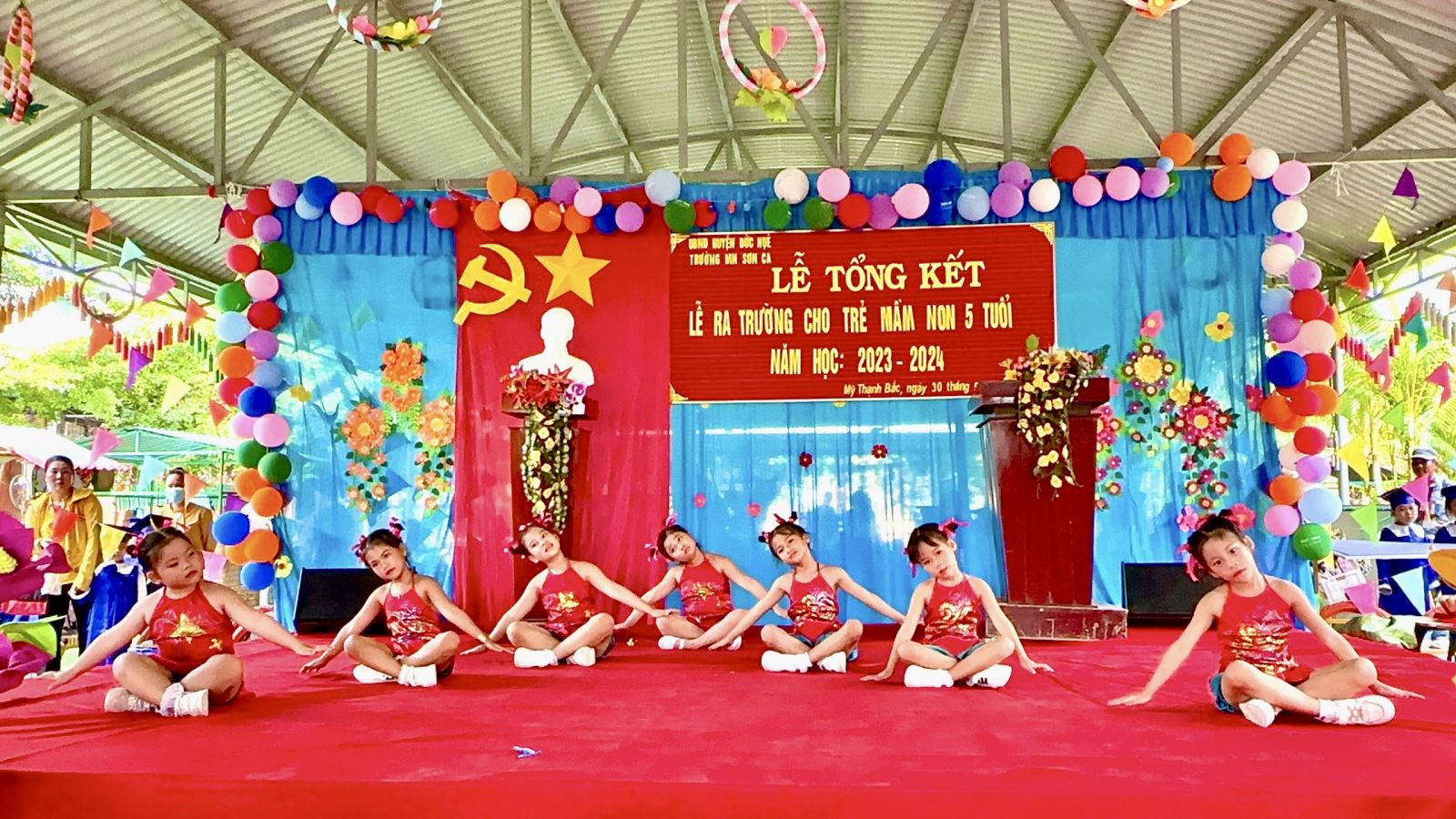 Lễ Tổng kết - Lễ Ra trường cho trẻ mầm non 5 tuổi năm học 2023-2024 (Văn nghệ chào mừng)